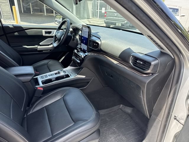 Certified 2024 Ford Explorer Limited w/ Limited Technology Package RWD image 25