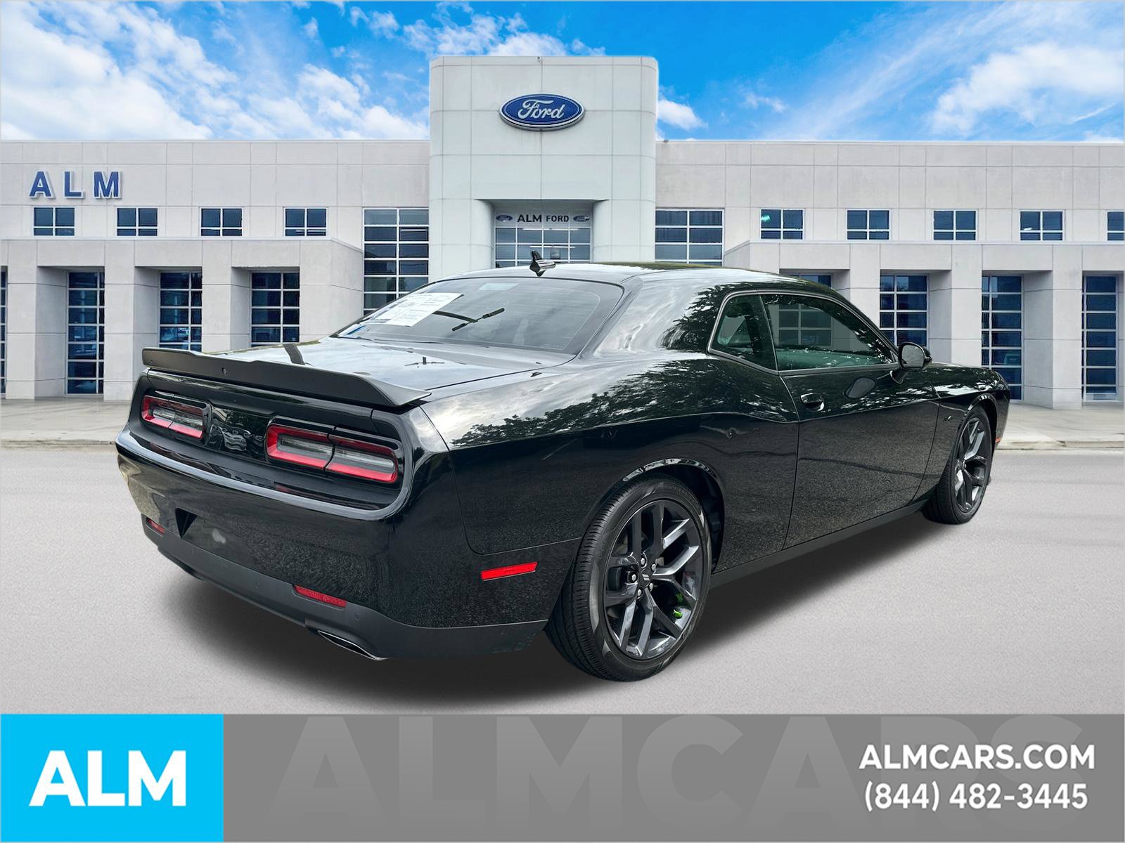 Used 2023 Dodge Challenger R/T w/ Blacktop Package RWD image 5