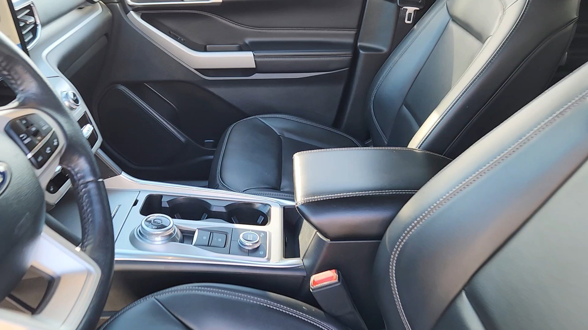 Certified 2023 Ford Explorer XLT w/ Equipment Group 202A image 23