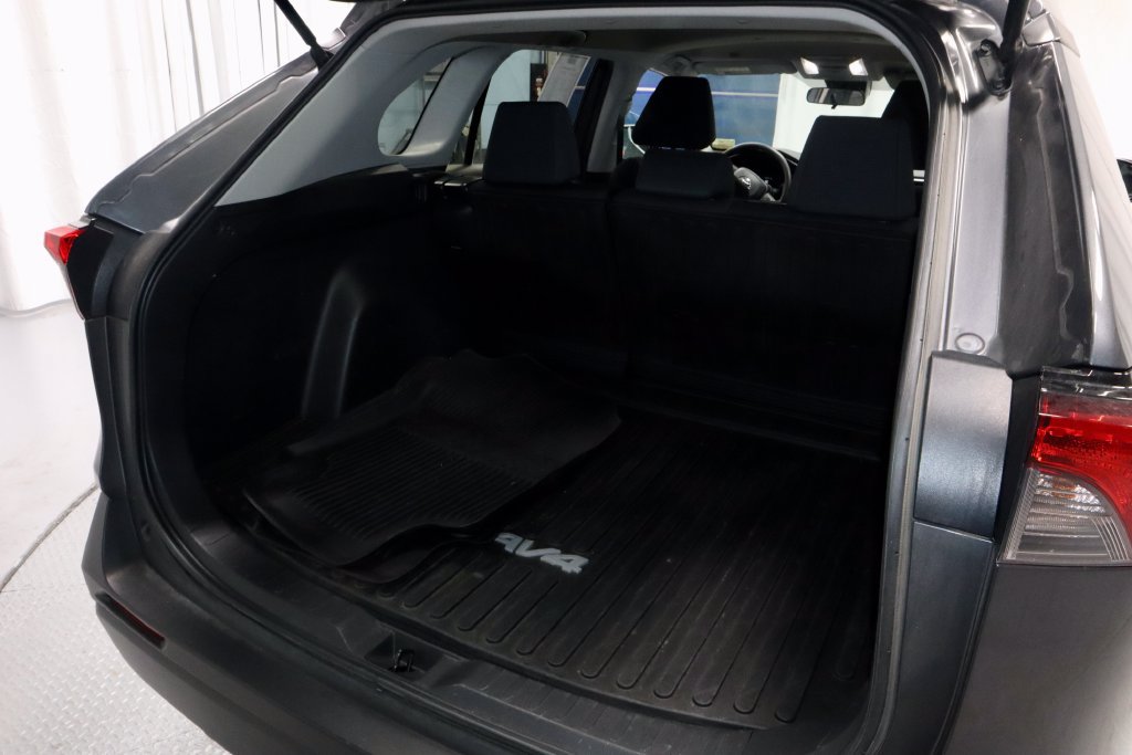 Used 2023 Toyota RAV4 LE AWD/4WD image 14