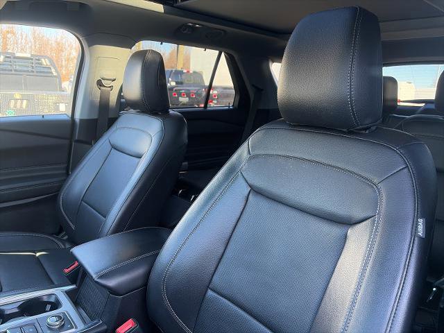 Certified 2023 Ford Explorer Limited w/ Equipment Group 301A image 16