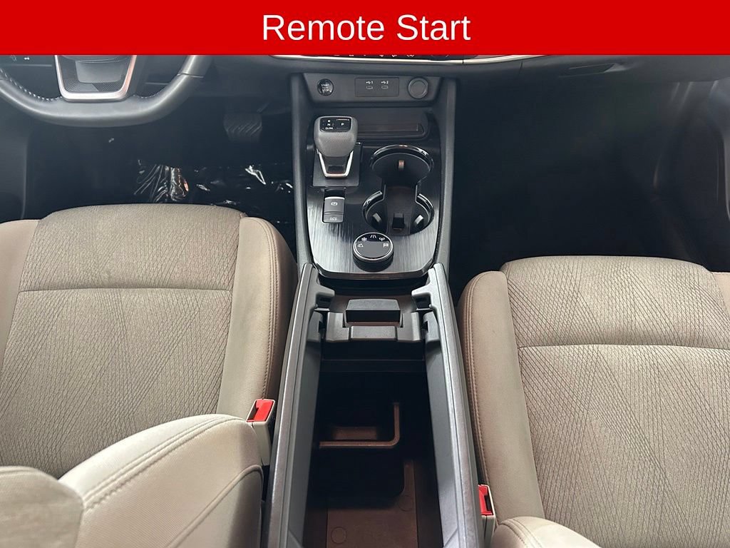 Used 2025 Nissan Rogue SV AWD/4WD image 9