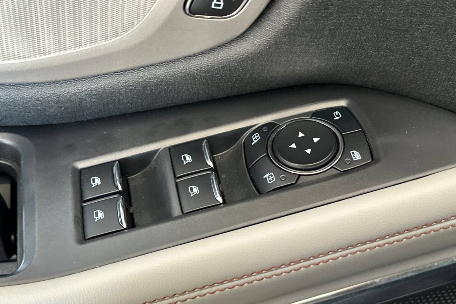 Certified 2025 Ford Expedition Active AWD/4WD image 11
