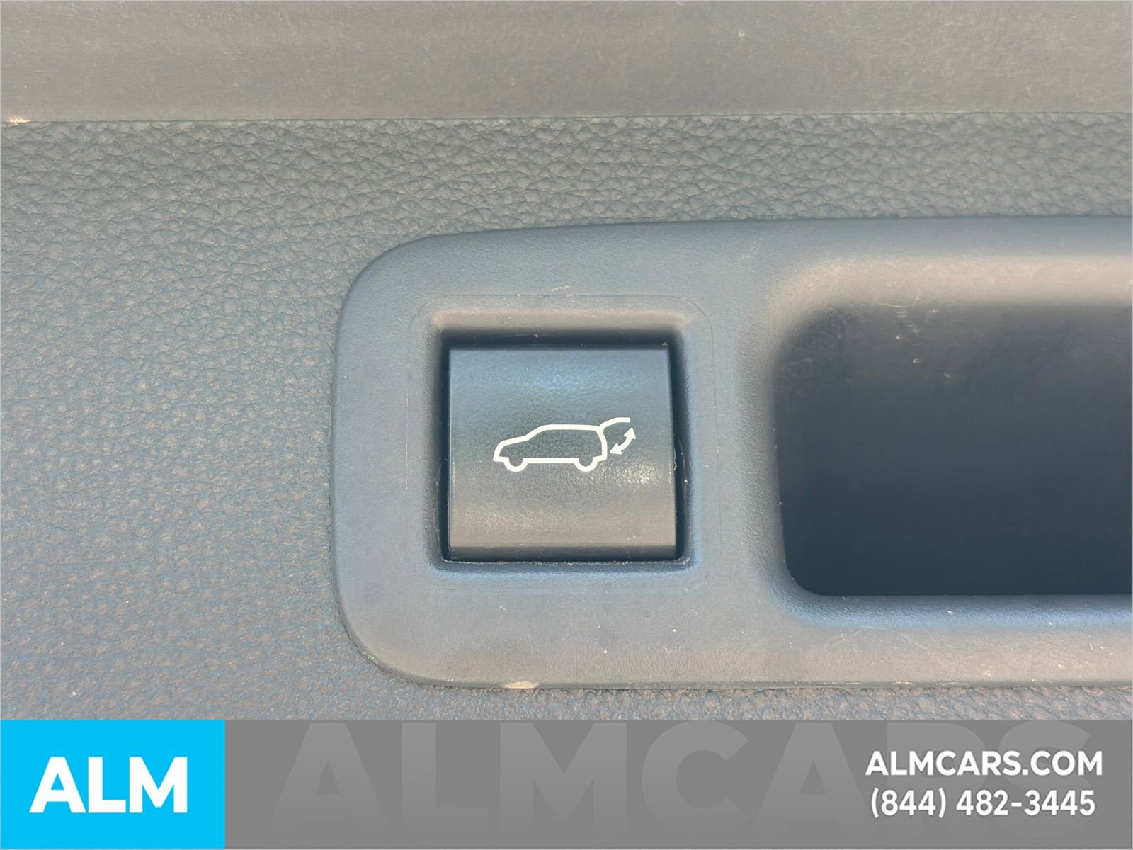 Used 2022 Toyota Highlander XLE FWD image 22
