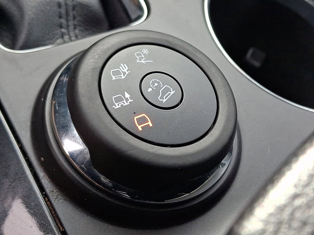 Certified 2018 Ford Explorer XLT w/ Equipment Group 202A image 26