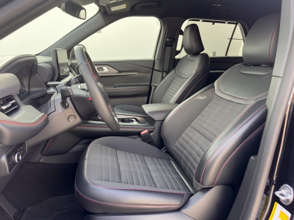 Certified 2025 Ford Explorer ST-Line w/ Premium Package RWD image 5