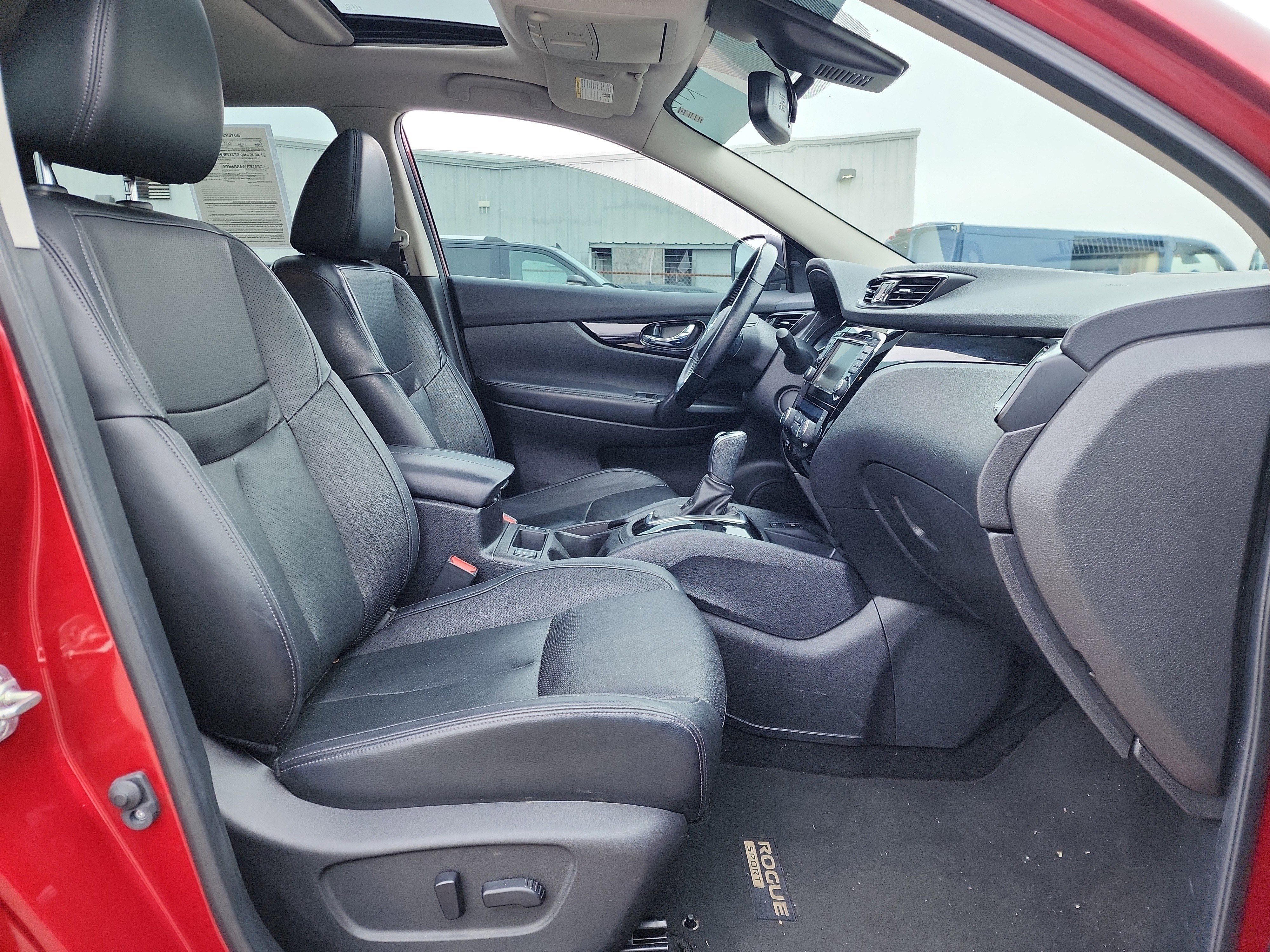 Used 2022 Nissan Rogue Sport SL w/ Premium Package image 15