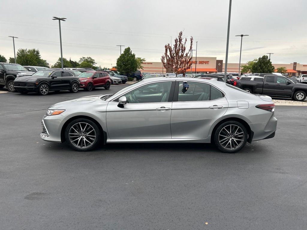 Used 2021 Toyota Camry XLE w/ Navigation Package FWD image 10