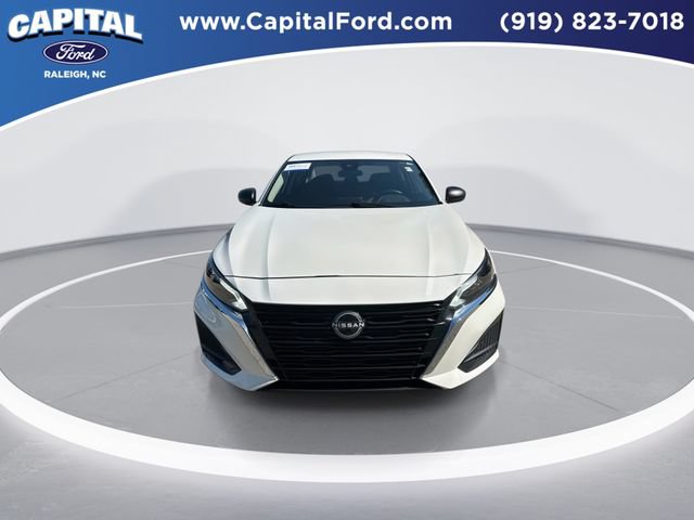Used 2025 Nissan Altima 2.5 SV AWD/4WD image 3