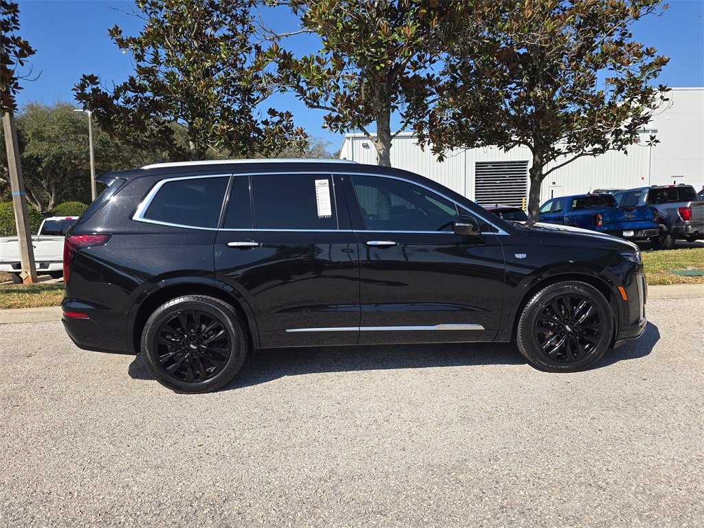 Used 2023 Cadillac XT6 Premium Luxury w/ Technology Package image 2