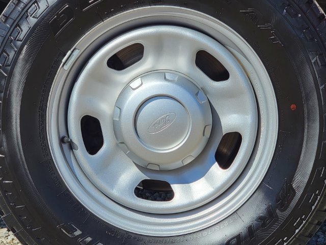 Certified 2024 Ford F350 XL w/ Snow Plow Prep Package AWD/4WD image 17