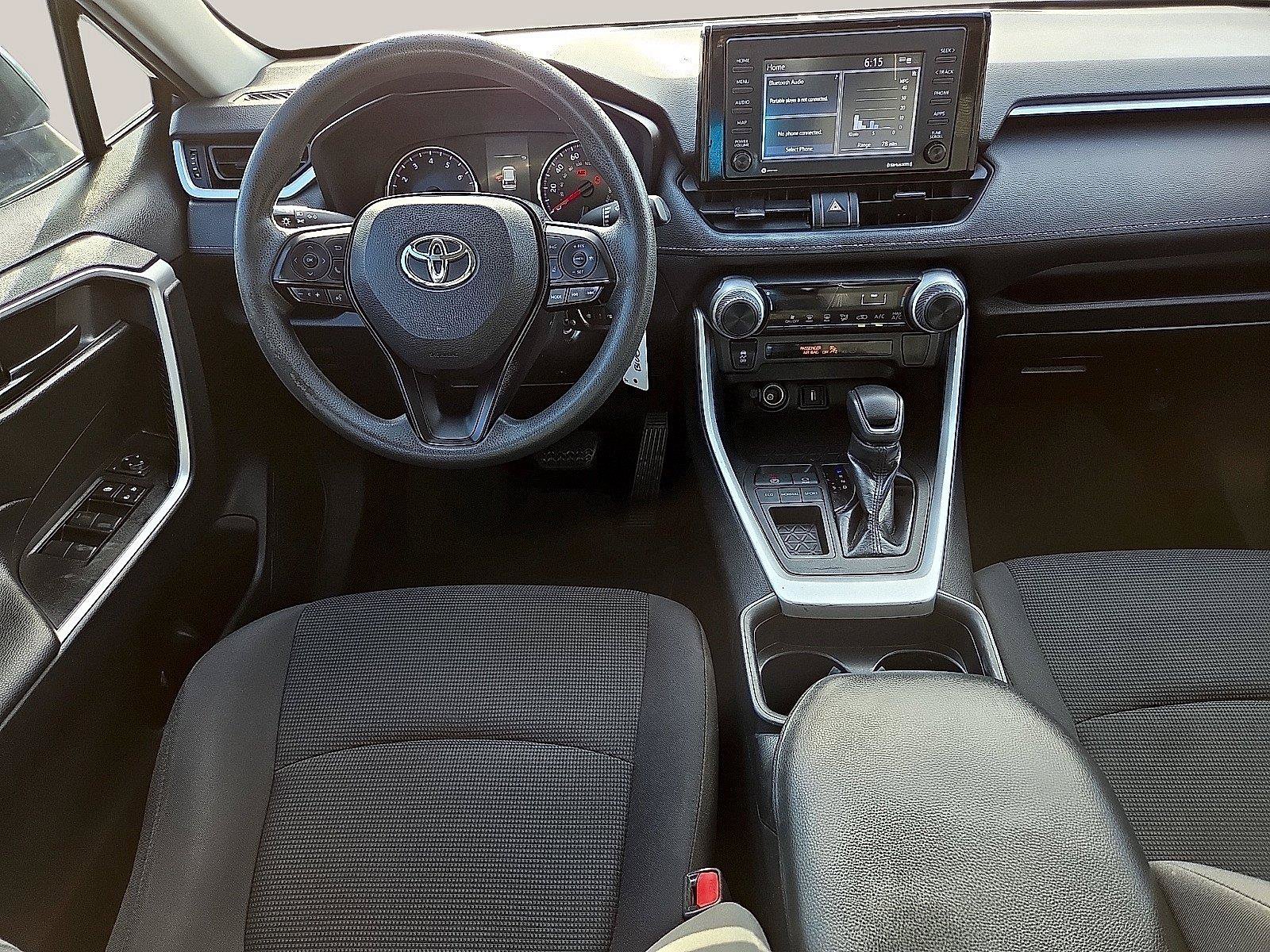 Used 2021 Toyota RAV4 LE FWD image 12