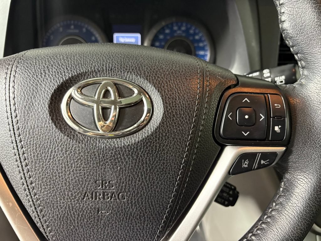 Used 2020 Toyota Sienna XLE FWD image 23
