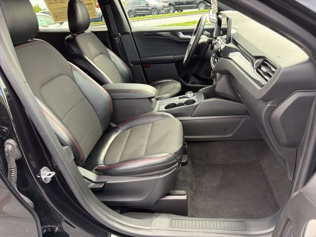 Certified 2024 Ford Escape ST-Line AWD/4WD image 17