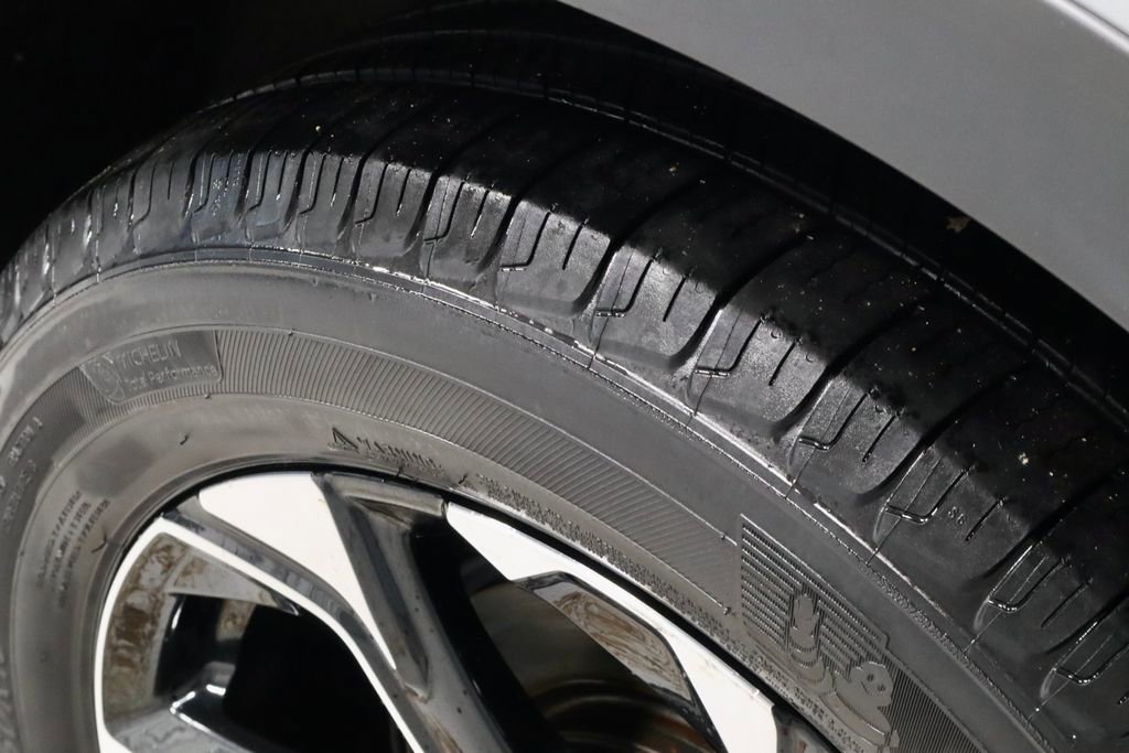 Used 2018 Honda CR-V Touring image 21