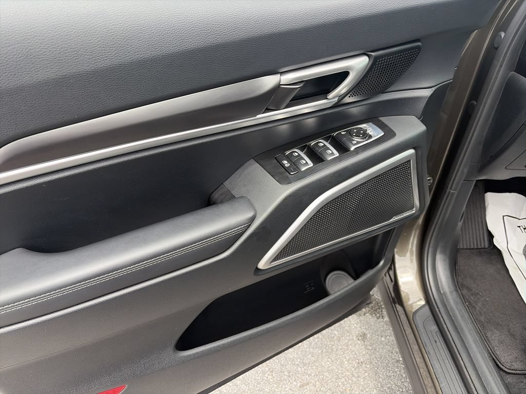 Used 2025 Kia Telluride S FWD image 17