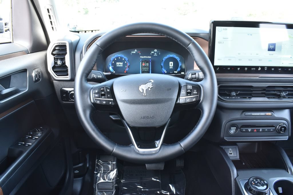 Certified 2025 Ford Bronco Sport Outer Banks w/ Outer Banks Tech Package+ AWD/4WD image 15