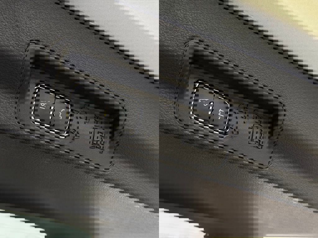 Certified 2025 Ford Explorer Platinum w/ Ultimate Package image 19