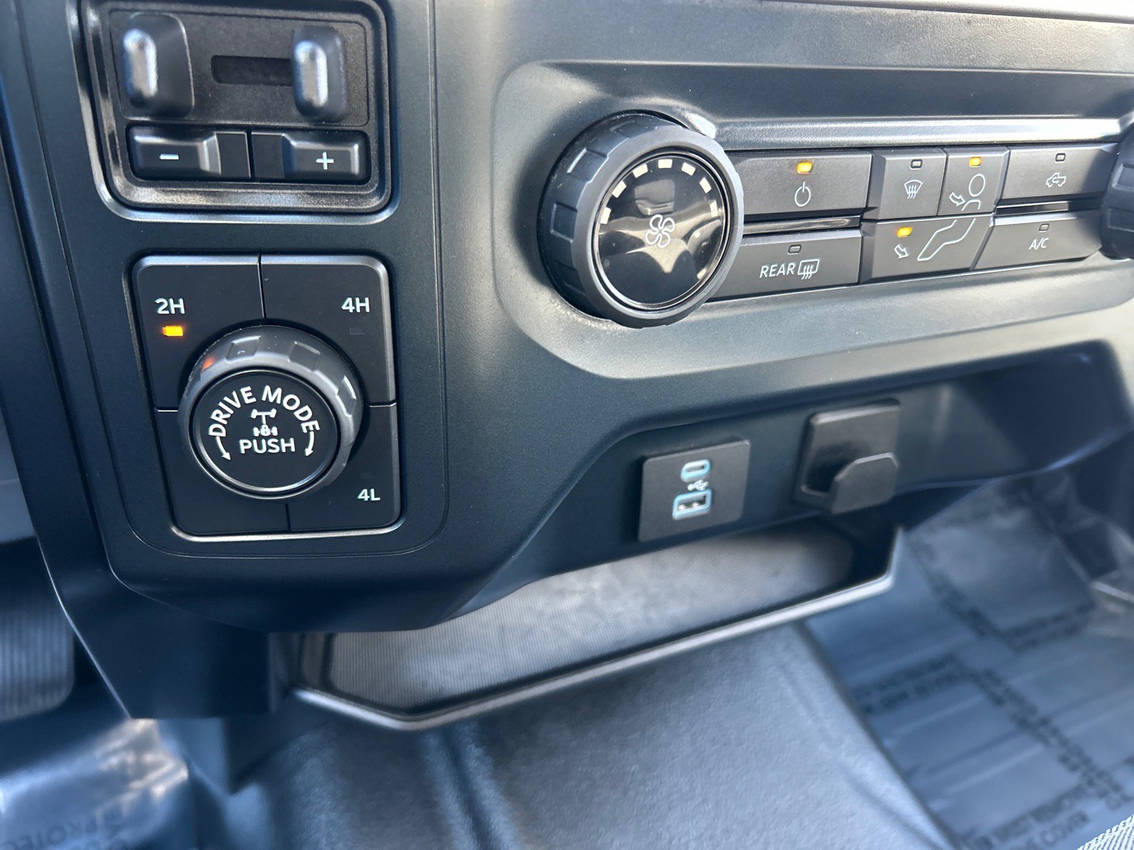 Certified 2022 Ford F150 XL w/ Equipment Group 101A High image 29