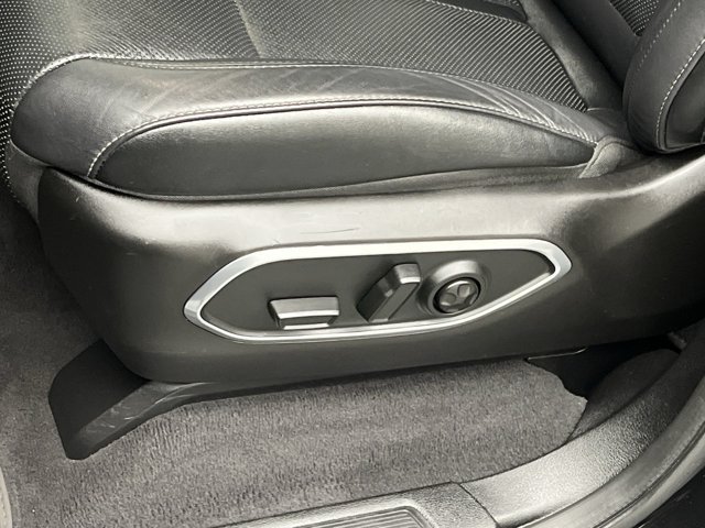 Used 2024 Jeep Wagoneer L Series II AWD/4WD image 11