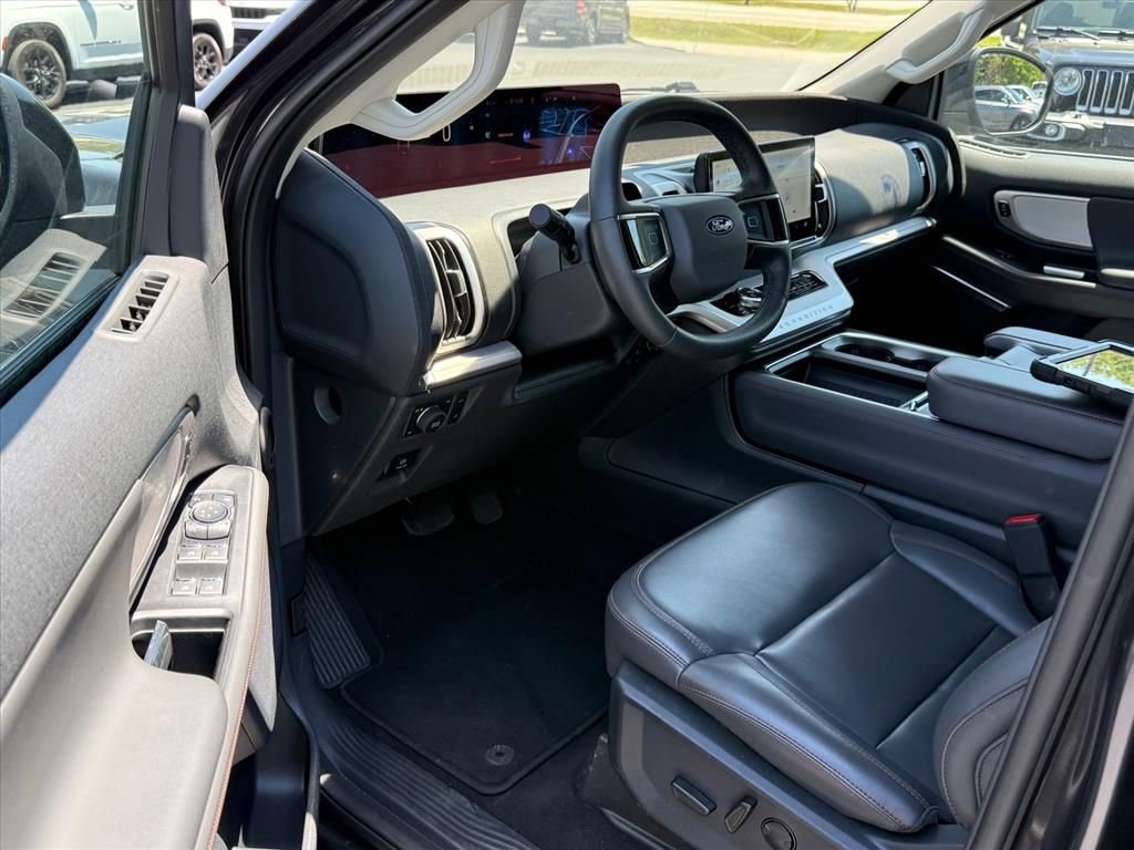 Certified 2025 Ford Expedition Active AWD/4WD image 10