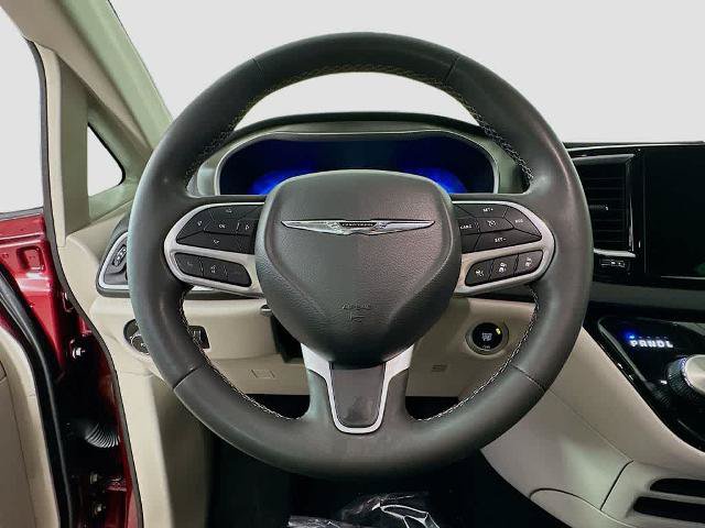 Used 2023 Chrysler Pacifica Touring-L FWD image 15