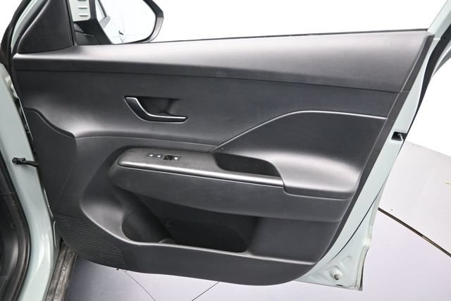 Used 2024 Hyundai Kona SEL FWD image 31
