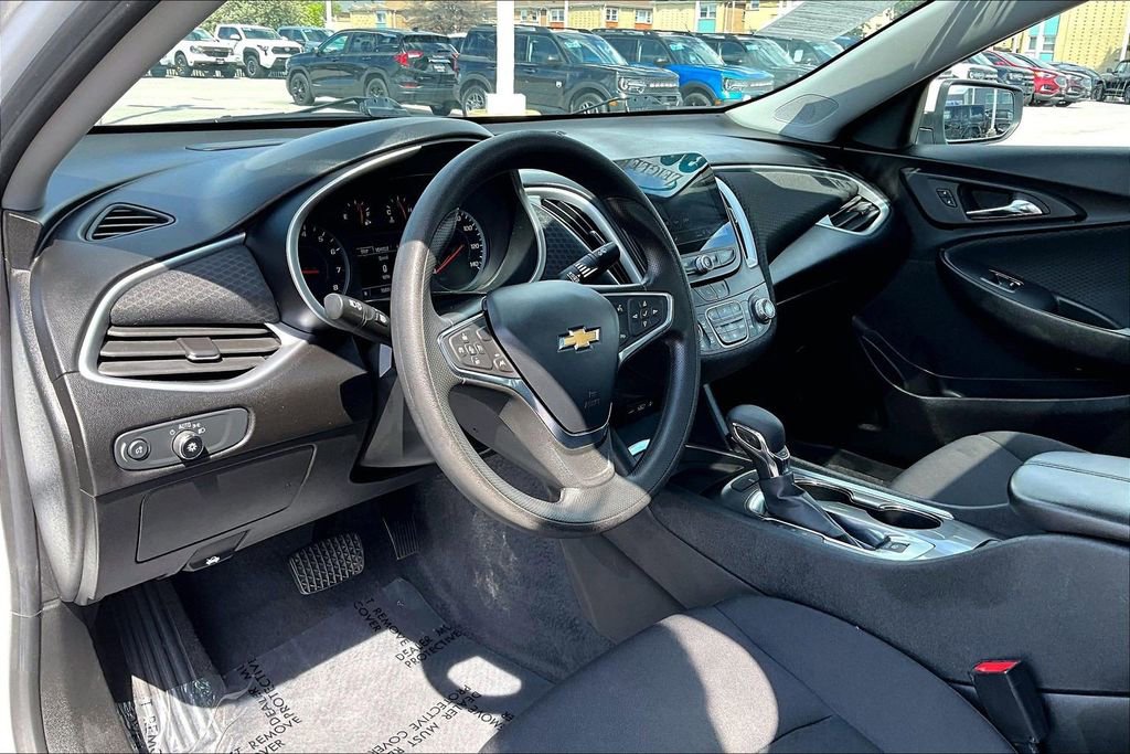 Used 2023 Chevrolet Malibu LT FWD image 13