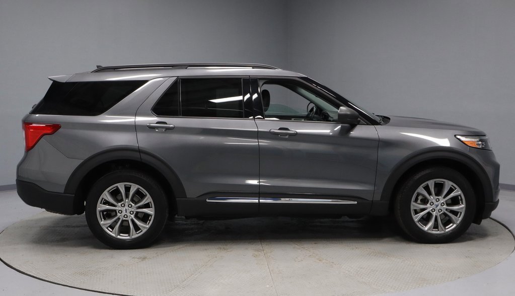 Certified 2023 Ford Explorer XLT w/ Equipment Group 202A image 7