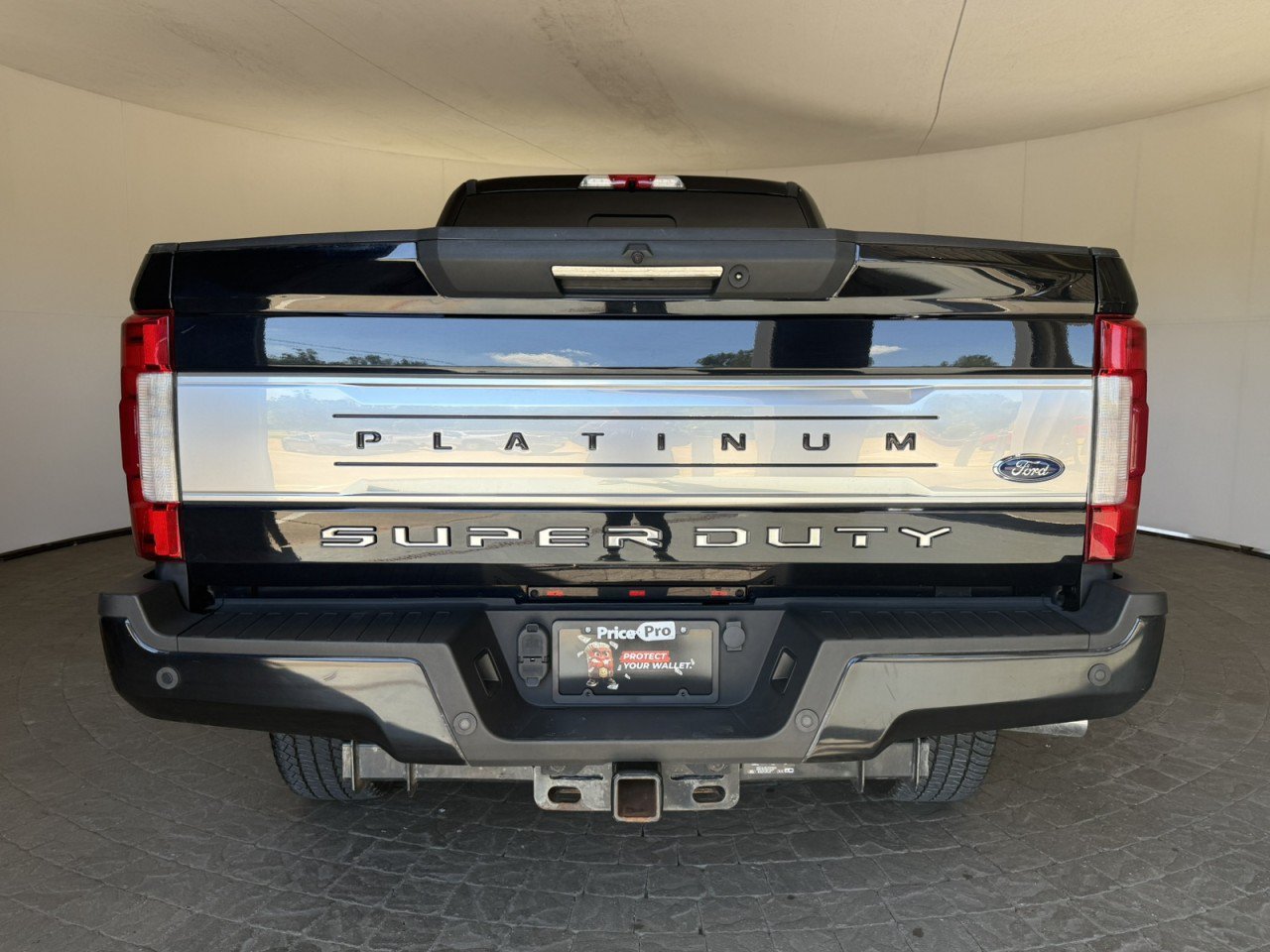 Certified 2019 Ford F250 Platinum w/ Platinum Ultimate Package AWD/4WD image 7