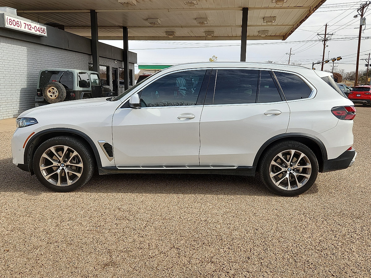 Used 2024 BMW X5 xDrive40i w/ Premium Package AWD/4WD image 2