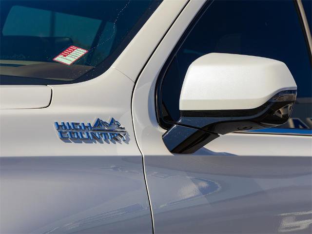 Used 2021 Chevrolet Suburban High Country image 3