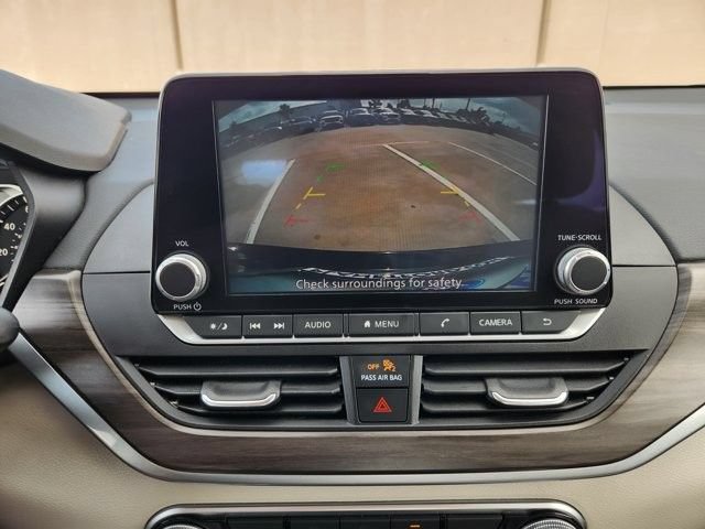 Used 2025 Nissan Altima 2.5 SV FWD image 17