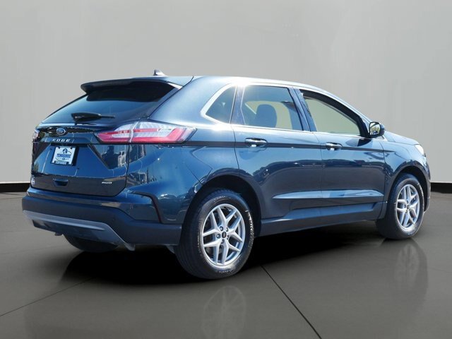 Certified 2024 Ford Edge SEL w/ Convenience Package AWD/4WD image 3