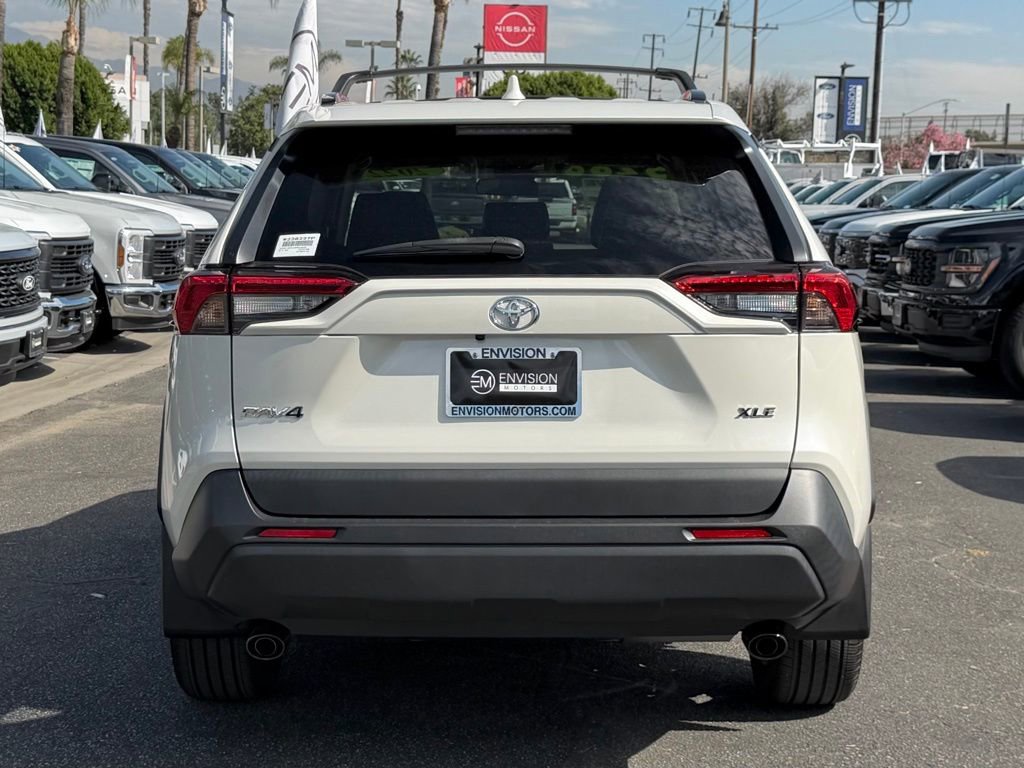 Used 2022 Toyota RAV4 XLE Premium image 7