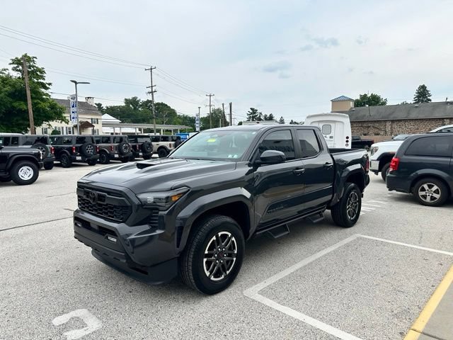 Used 2024 Toyota Tacoma TRD Sport AWD/4WD image 6