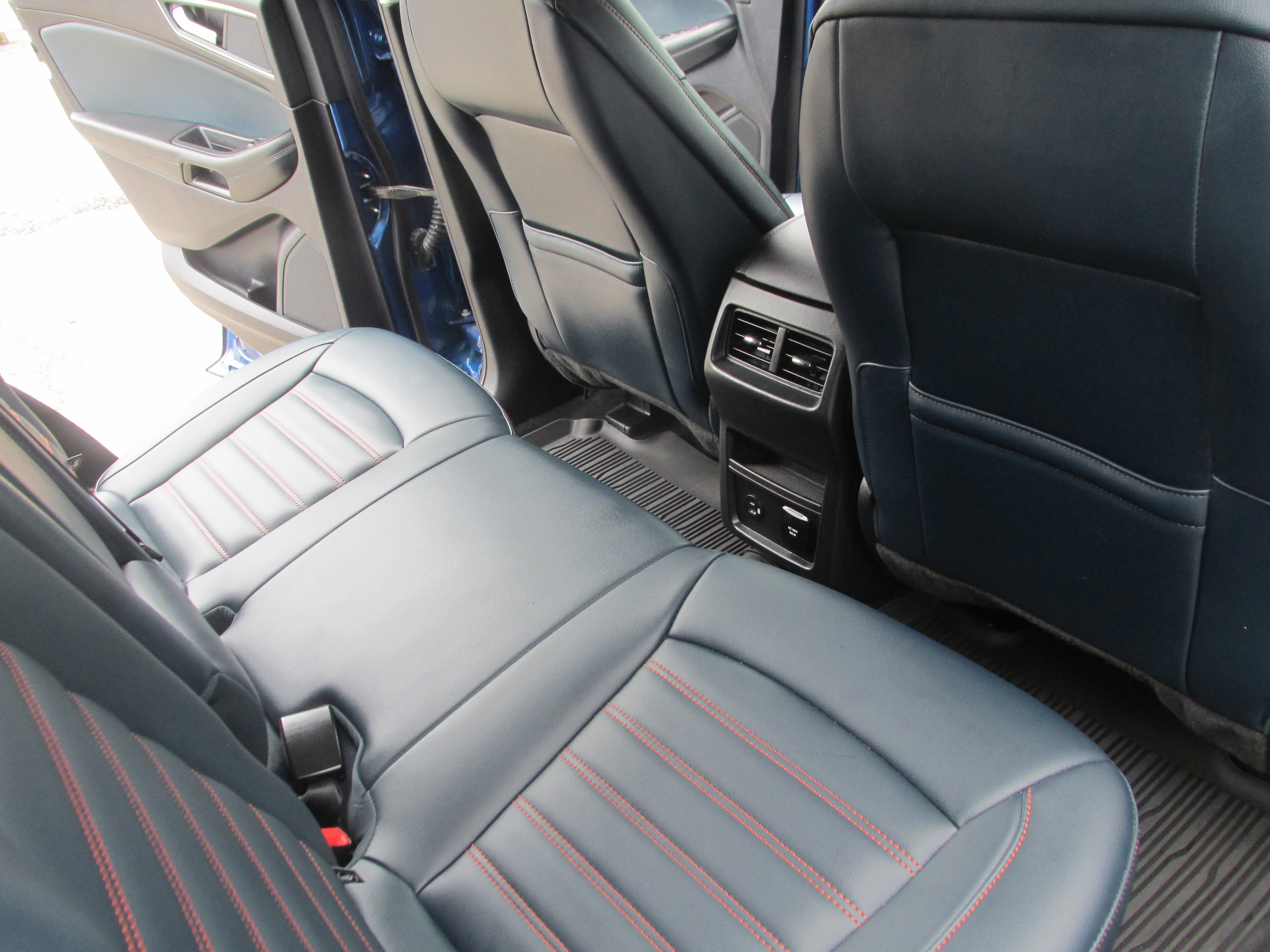 Certified 2022 Ford Edge SEL w/ Sport Appearance Package image 28