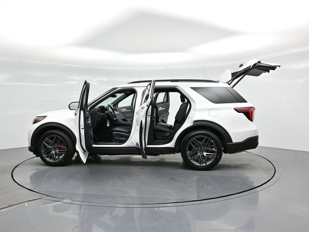 Certified 2025 Ford Explorer ST-Line w/ Premium Package image 37