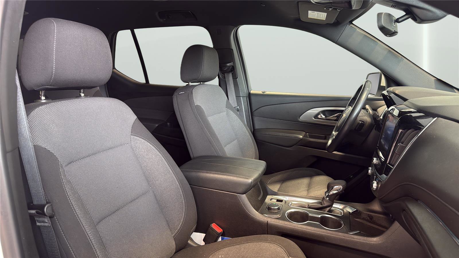Used 2022 Chevrolet Traverse LT image 14
