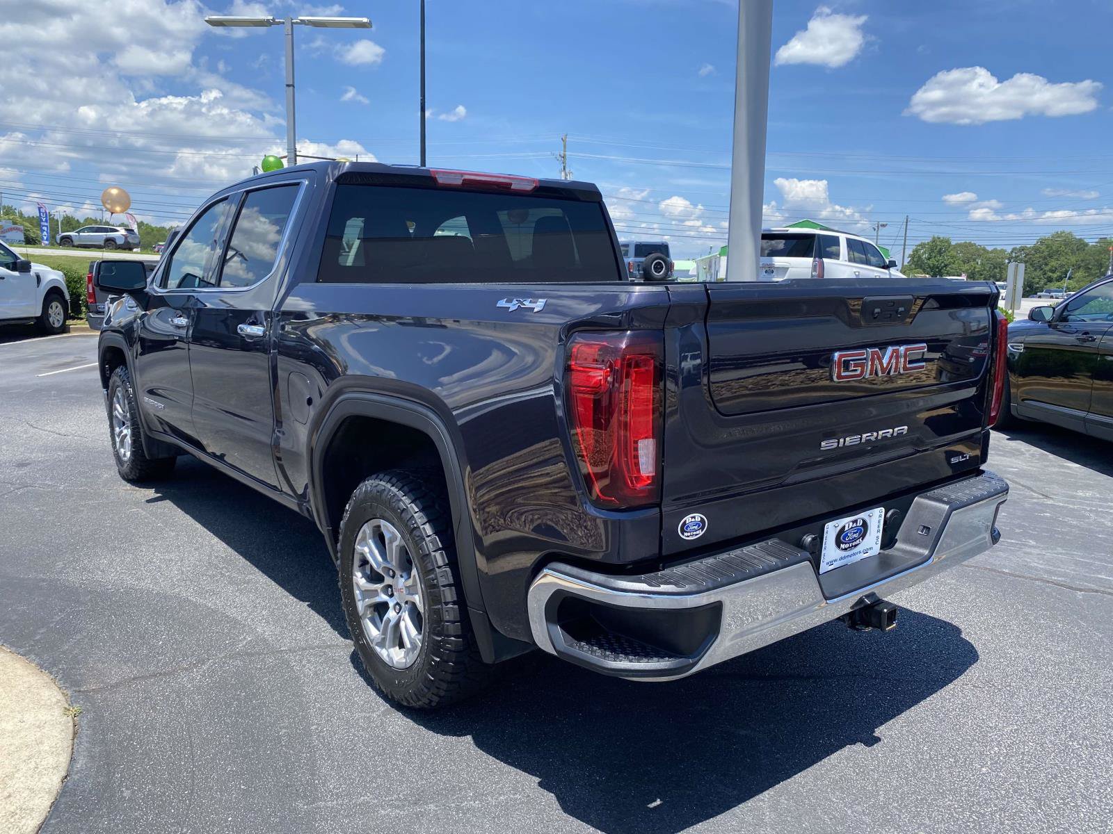 Used 2025 GMC Sierra 1500 SLT AWD/4WD image 5