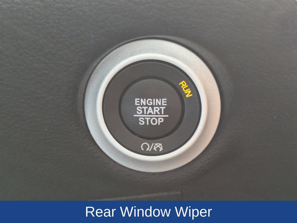 Used 2025 Chrysler Pacifica Select FWD image 28