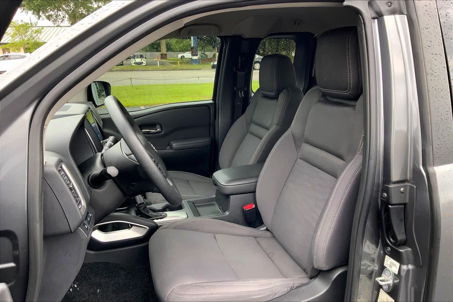 Used 2022 Nissan Frontier SV w/ Technology Package RWD image 8