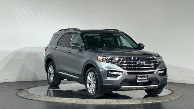 Certified 2023 Ford Explorer XLT w/ Equipment Group 202A AWD/4WD image 2