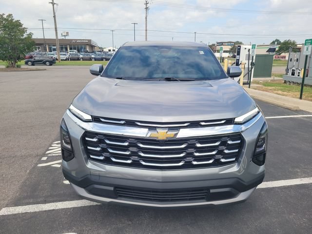 Used 2025 Chevrolet Equinox LT FWD image 2