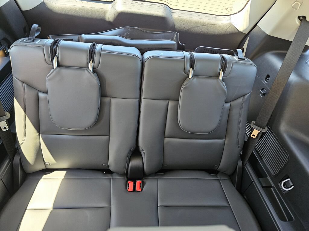 Certified 2025 Ford Explorer Active w/ Active Comfort Package AWD/4WD image 15
