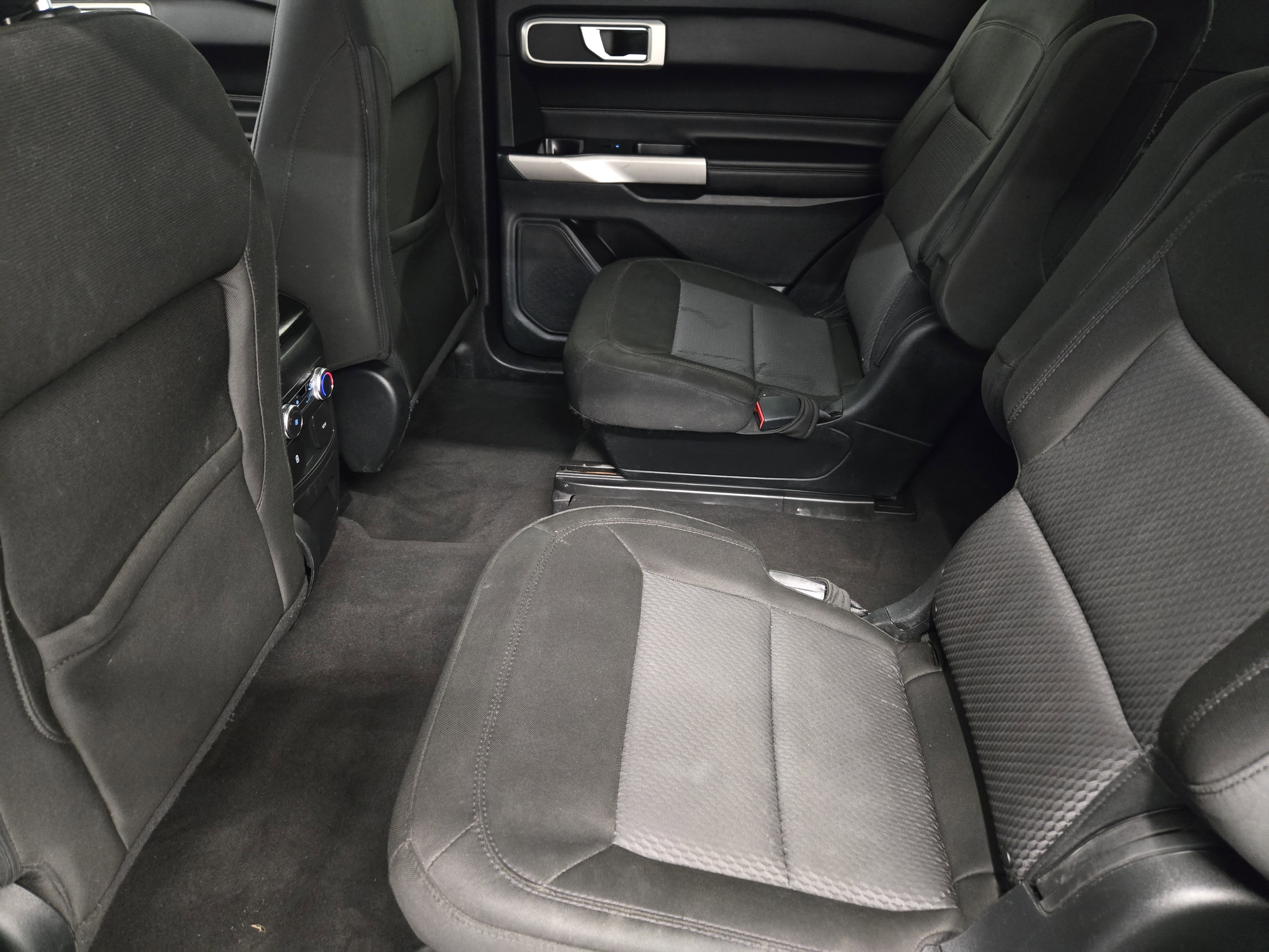 Certified 2022 Ford Explorer XLT RWD image 28