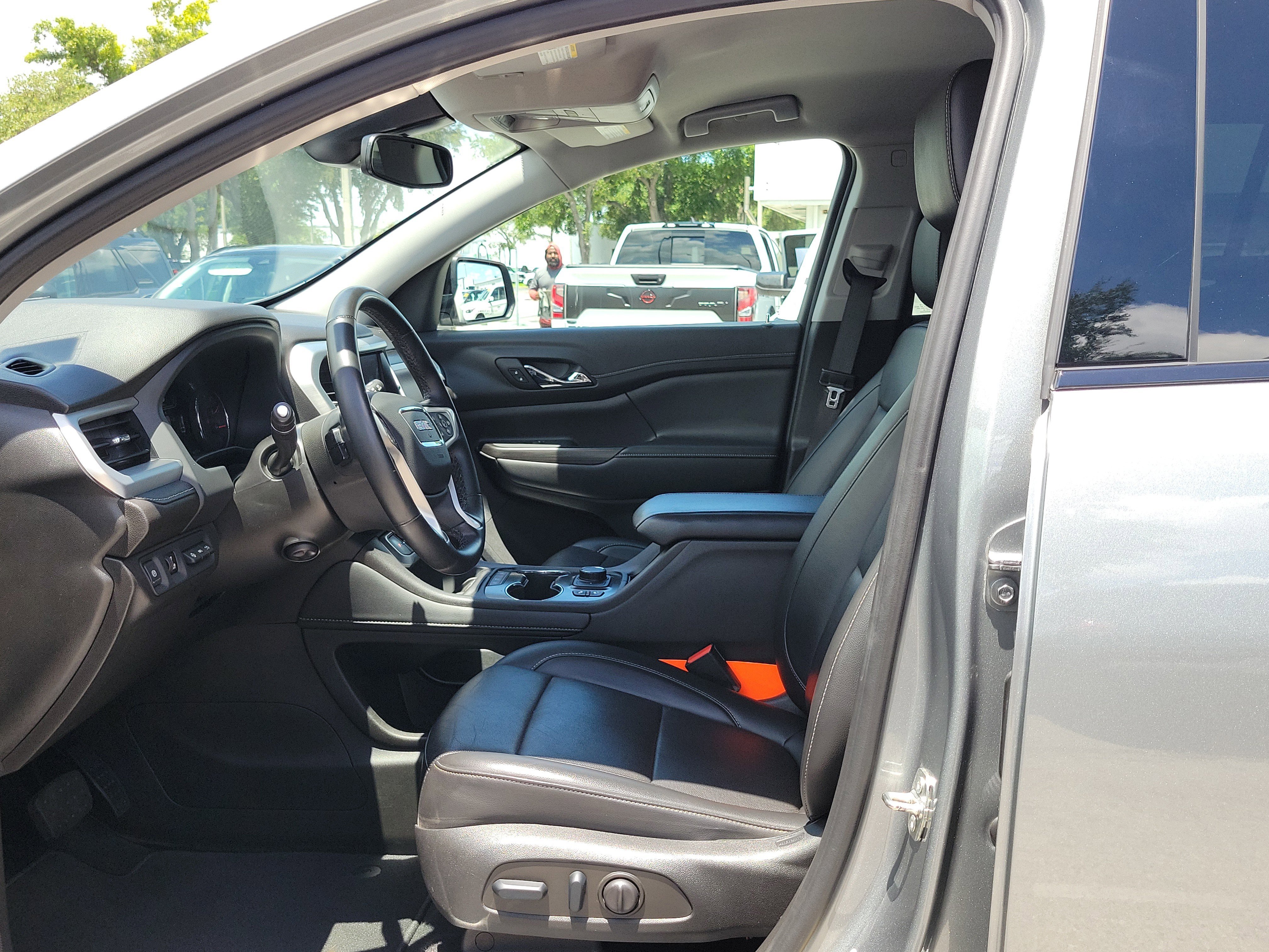 Used 2023 GMC Acadia SLT w/ Elevation Edition FWD image 21