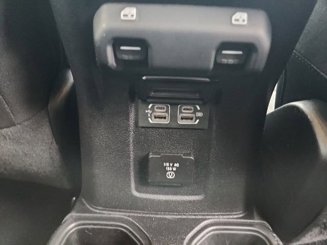 Used 2020 Jeep Wrangler Unlimited Sahara AWD/4WD image 18