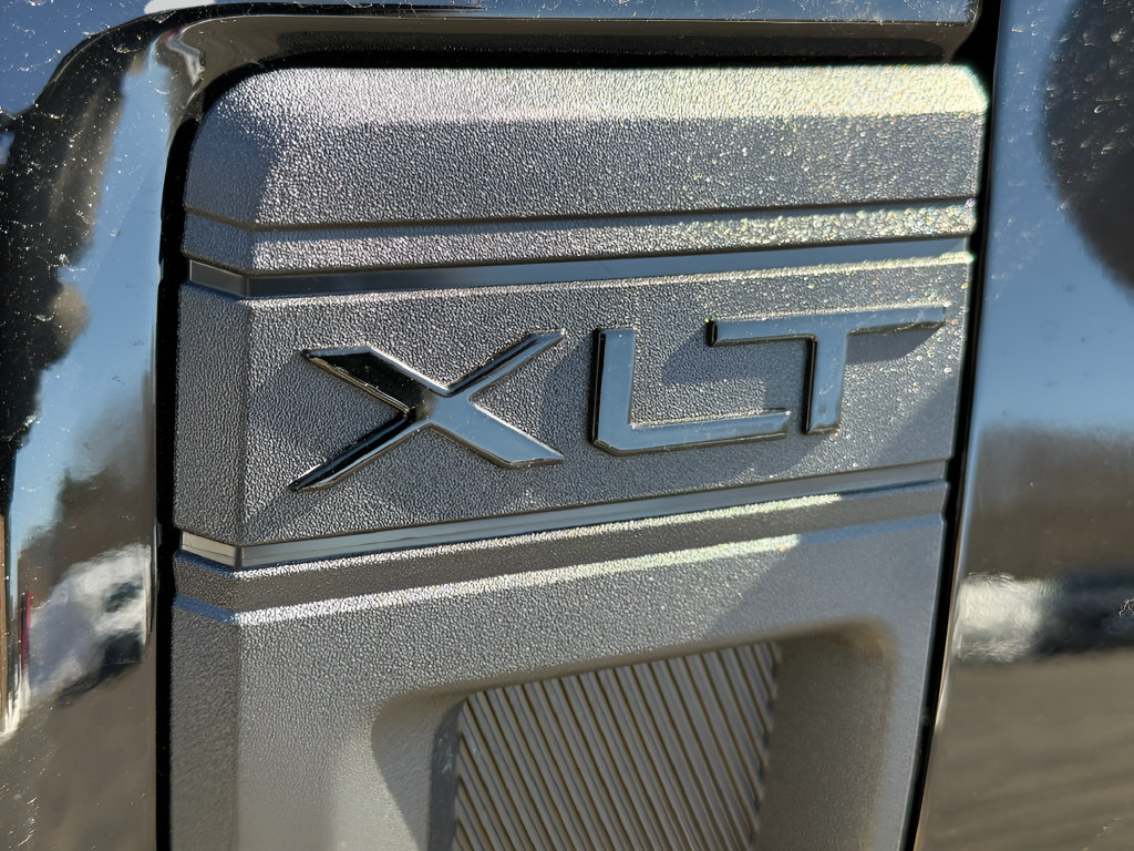Certified 2025 Ford Maverick XLT w/ XLT Luxury Package AWD/4WD image 18