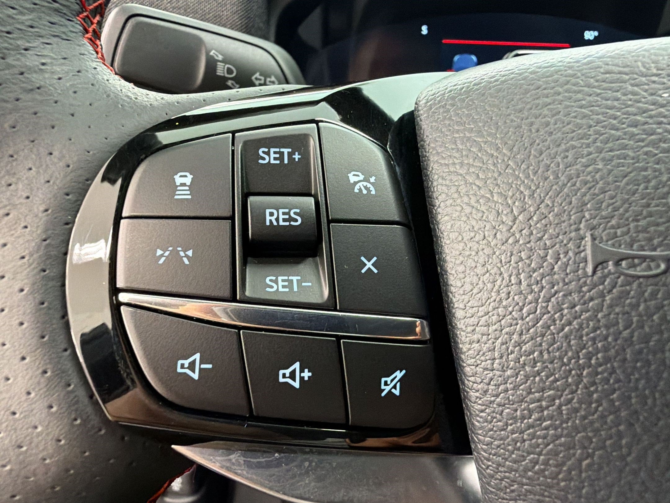 Certified 2025 Ford Explorer ST-Line RWD image 17